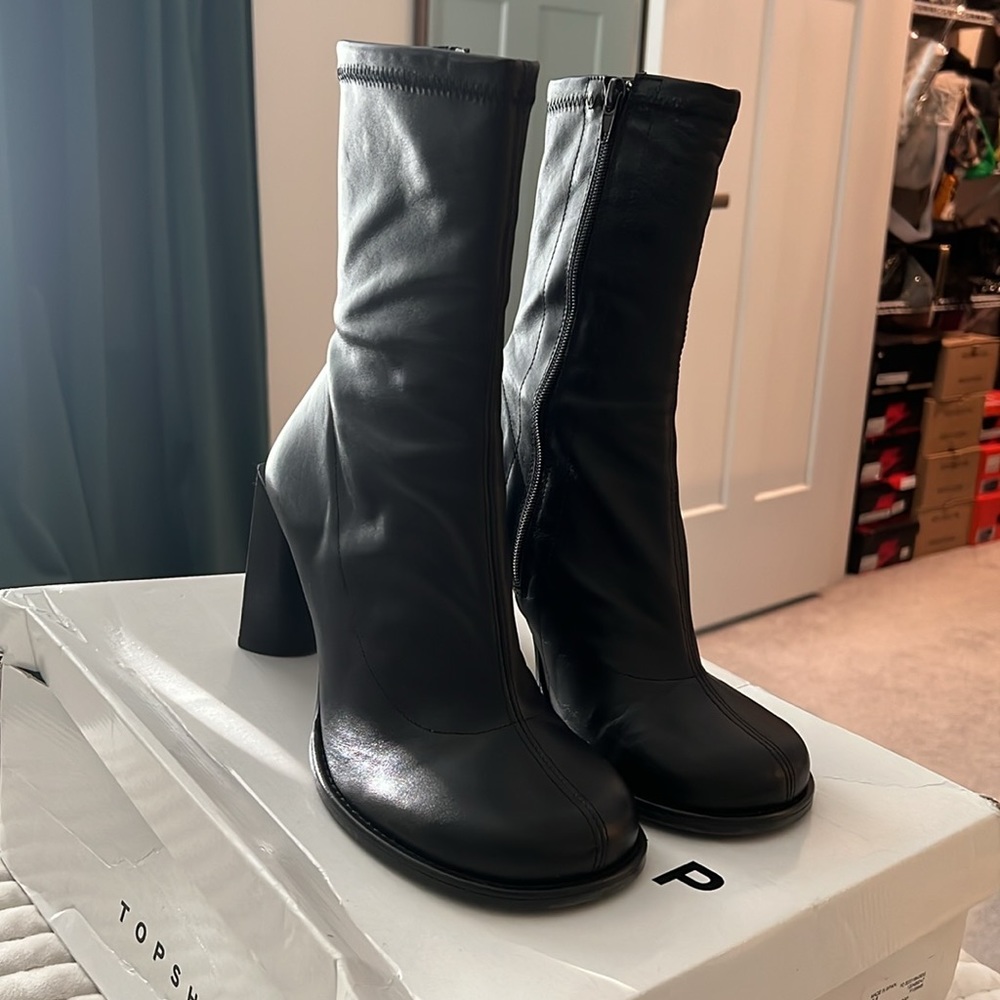 TOPSHOP Bowie premium leather round toe heeled boot